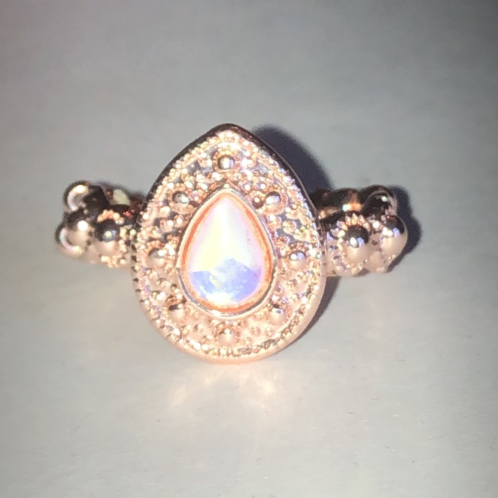 Elegant Teardrop Halo Ring in Rose Gold Tone